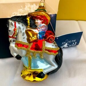 SIGNED TRAVIS TRITT HANDCRAFTED ORNAMENT, JOY TO THE WORLD